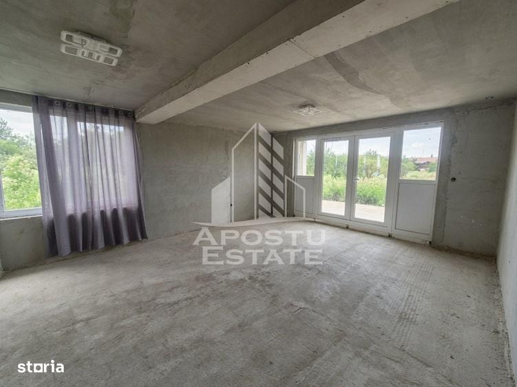 Casă cu 4 camere cu Teren 1439 Mp în Central