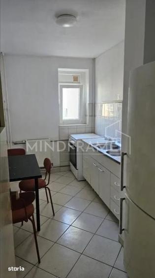 Apartament cu 3 camere în Tineretului
