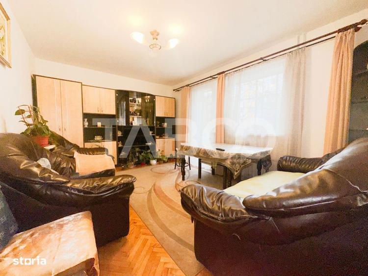 Apartament cu 4 camere decomandat, mobilat în Plopilor