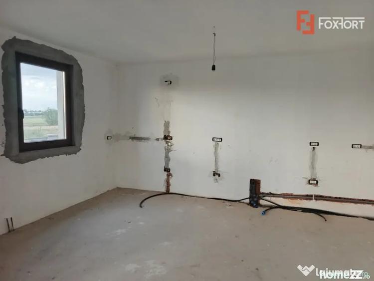 Casă cu 5 camere cu Teren 747 Mp în Sânandrei