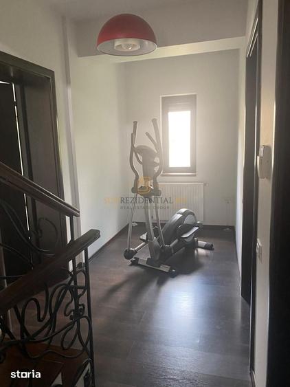 Casă cu 4 camere cu Teren 400 Mp în Apărătorii Patriei