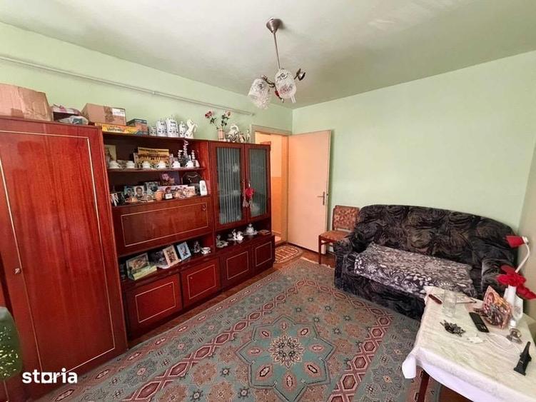 Apartament cu 3 camere semidecomandat în Central