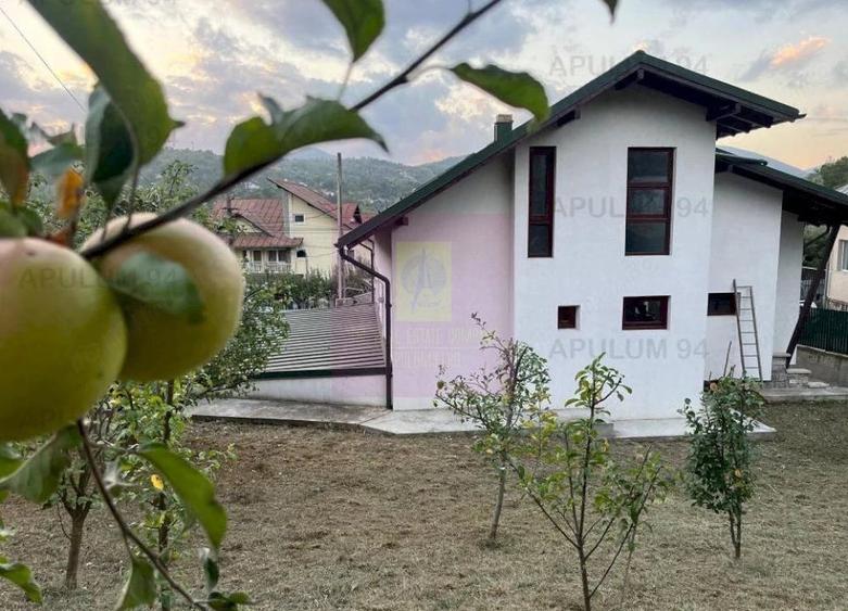 Casă cu Teren 649 Mp în Central