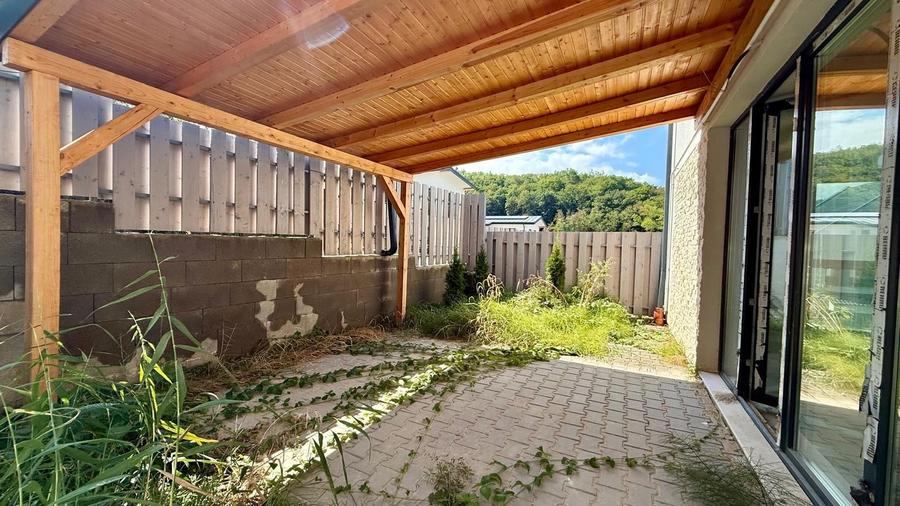 Duplex cu 5 camere cu Canalizare în Florești