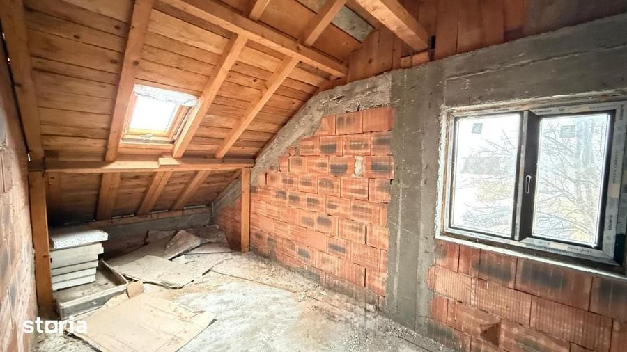 Casă cu 6 camere cu Teren 770 Mp în Câmpineanca