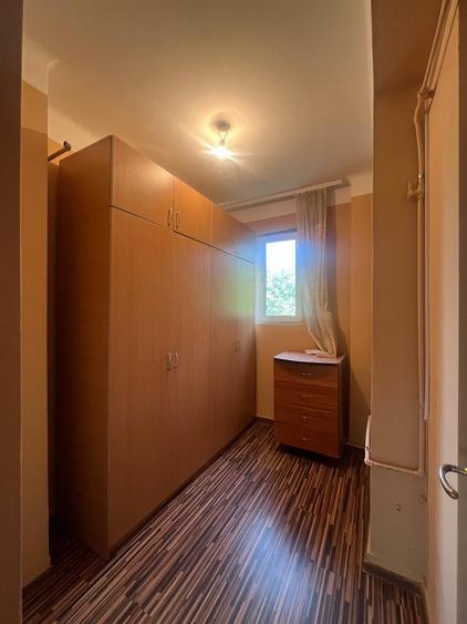 Apartament cu 3 camere decomandat, mobilat în Ferentari