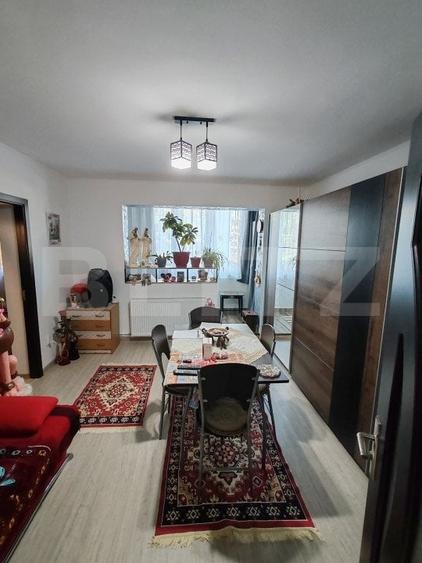 Apartament cu 3 camere semidecomandat în Tudor