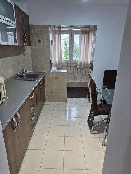 Apartament cu 2 camere decomandat în 1 Mai