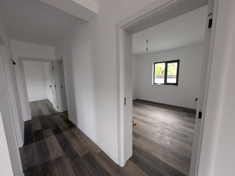 Casă individuală cu 4 camere cu Teren 350 Mp în Nord