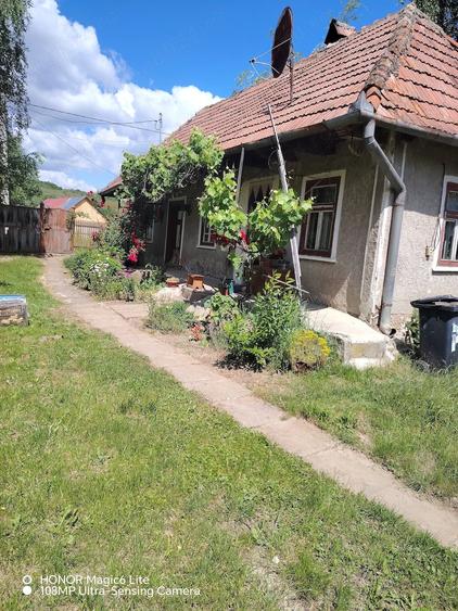 Casă cu Teren 2840 Mp în Dobolii de Sus
