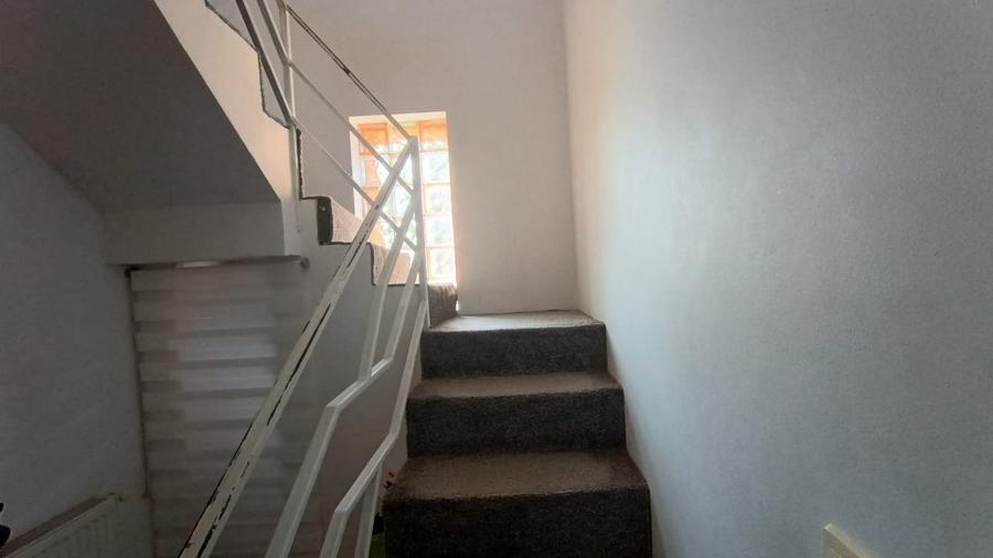 Casă individuală cu 5 camere cu Canalizare în Exterior Nord
