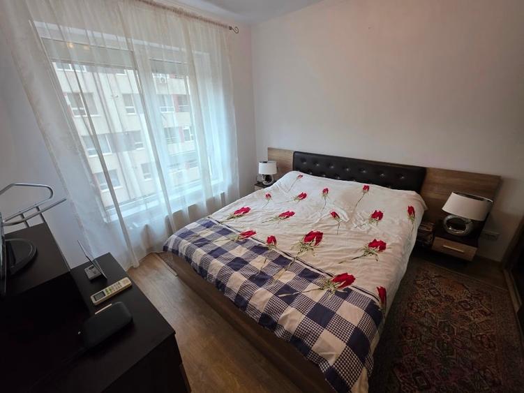 Apartament cu 2 camere decomandat, mobilat în Roșu