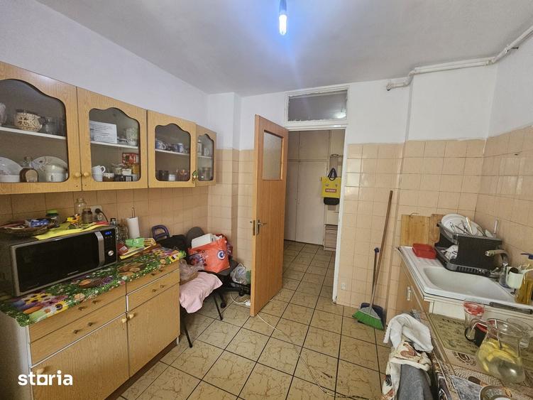 Apartament cu 3 camere în Rahova