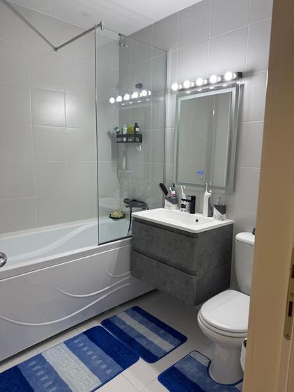 Apartament cu 3 camere decomandat în Exterior Vest