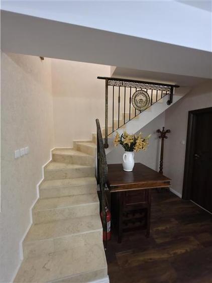 Duplex cu 4 camere cu Canalizare în 1 Decembrie