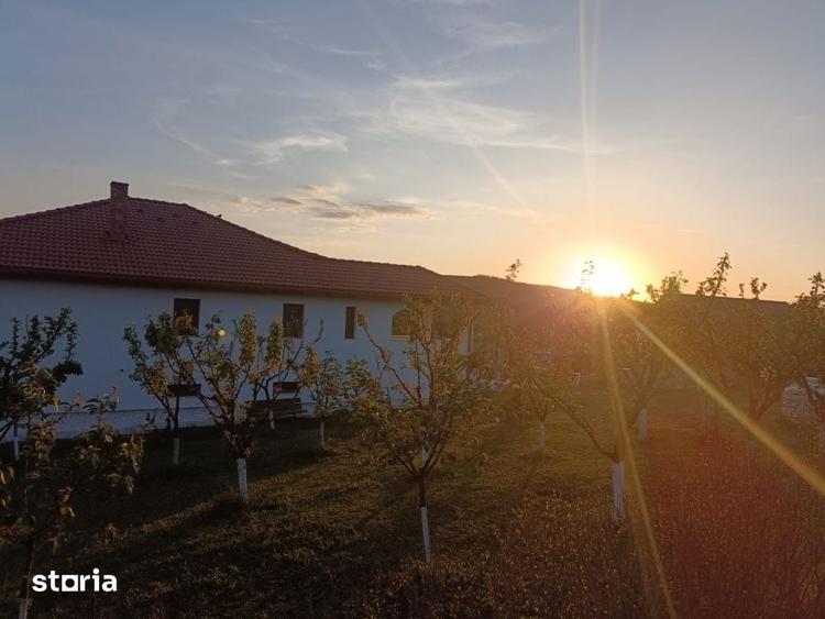 Casă cu 9 camere cu Teren 1800 Mp în Apahida