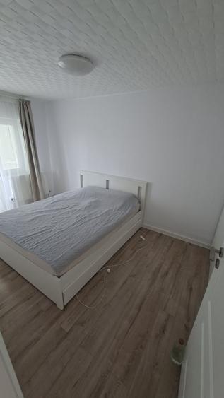 Apartament cu 3 camere decomandat în Miorița