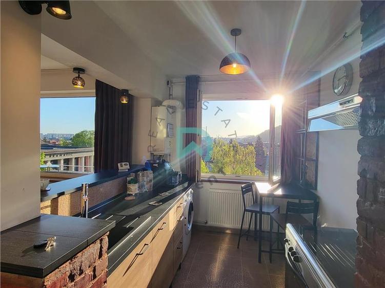 Apartament cu 2 camere semidecomandat, mobilat în Ultracentral
