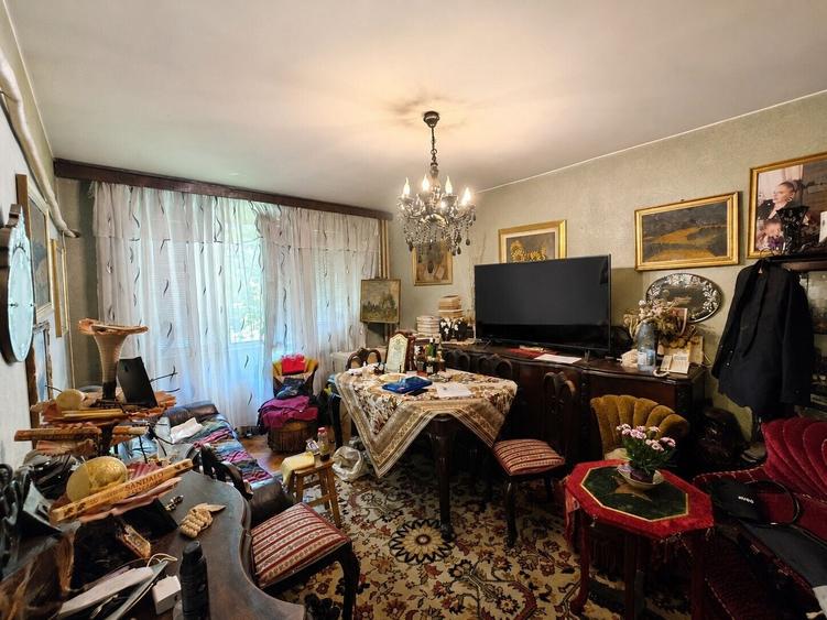 Apartament cu 3 camere în Tineretului