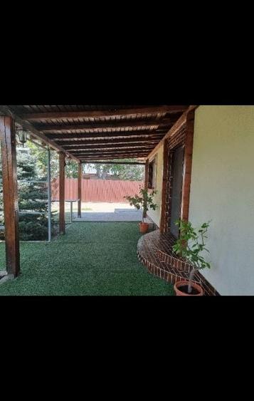 Casă cu 4 camere în Plopu