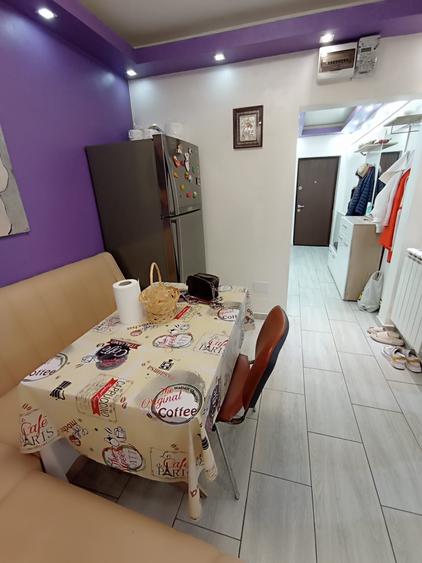 Apartament cu 2 camere decomandat în Podu Roș