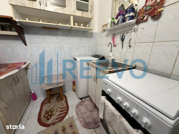 O garsoniera de 22 mp, situata la etajul 4, aflat pe strada Letea. - 2