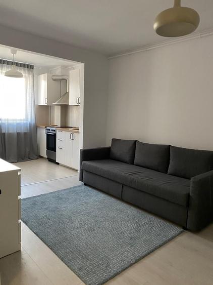 Apartament cu 2 camere decomandat în Titan