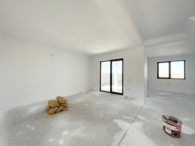 Duplex cu 4 camere cu Canalizare în Moșnița Veche