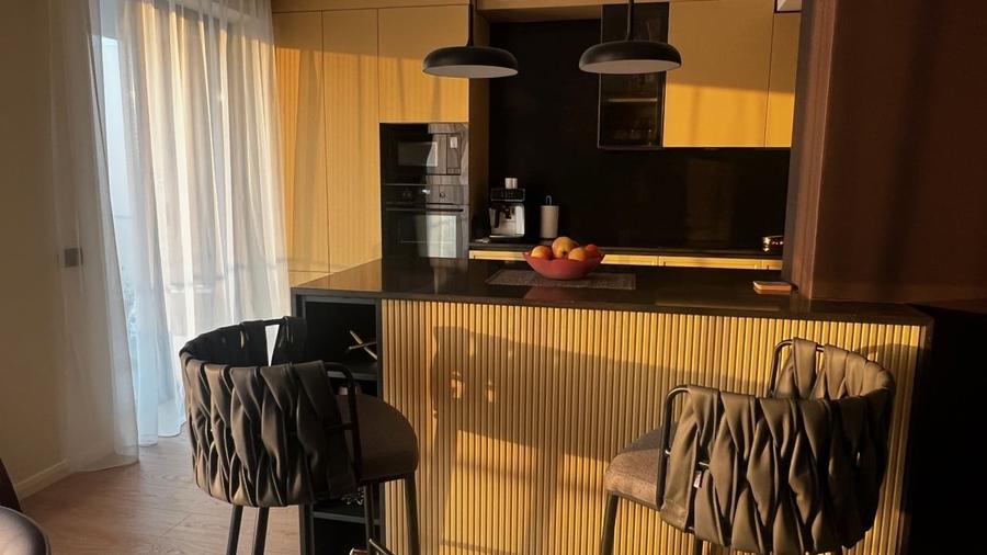 Penthouse cu 5 camere decomandat, mobilat în Iancu Nicolae
