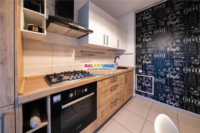 Apartament cu 3 camere semidecomandat, mobilat în Băneasa