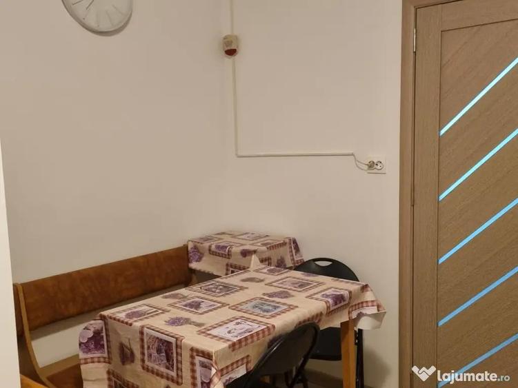 Apartament cu 2 camere semidecomandat în Mărăcineni
