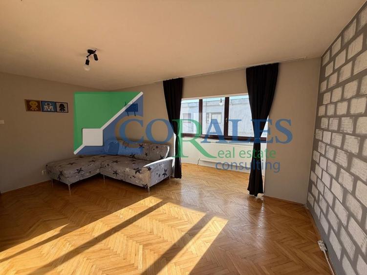 Apartament cu 2 camere decomandat, mobilat în Bucovina