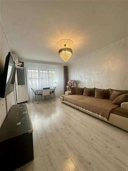 Apartament cu 3 camere decomandat, mobilat în Km 4-5