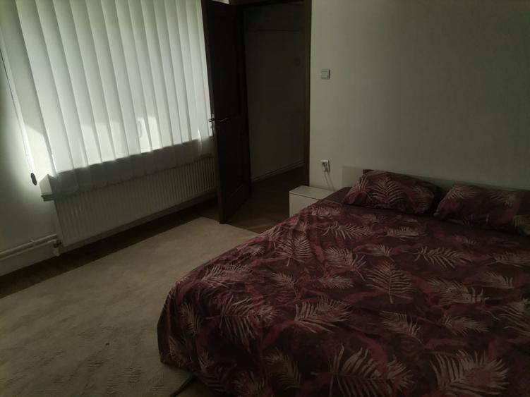Casă cu 4 camere cu Teren 1100 Mp în Central