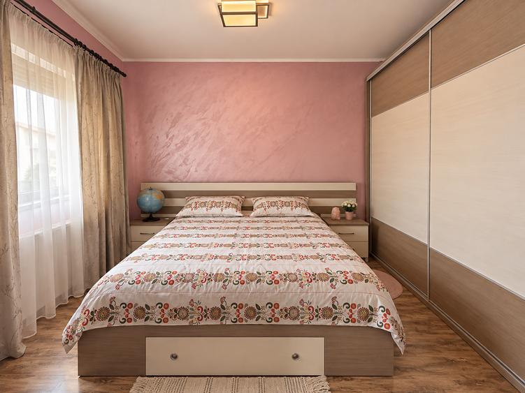 Duplex cu 3 camere cu Canalizare în Domnești