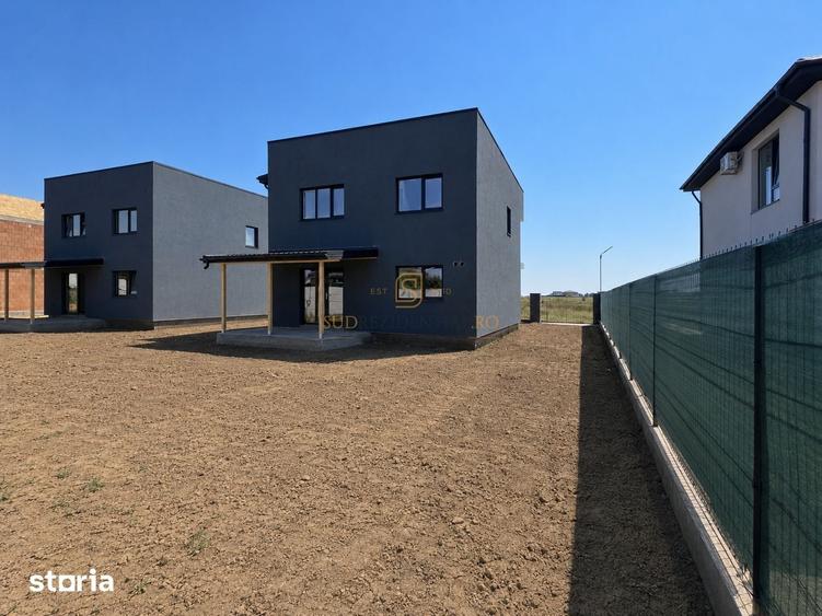 Casă cu 5 camere cu Teren 420 Mp în Vidra