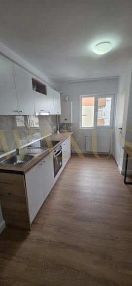 Apartament cu 2 camere decomandat, mobilat în Sud