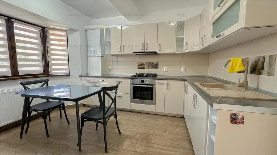 Casă cu 4 camere cu Teren 250 Mp în Sânpetru
