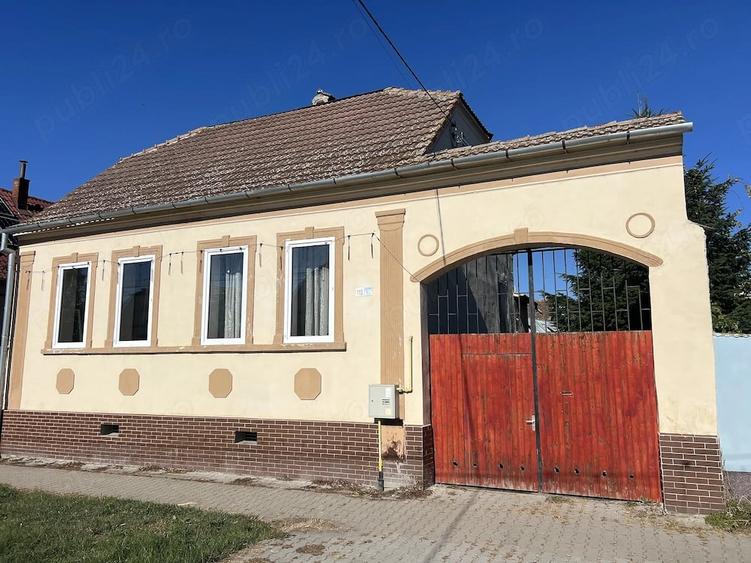 Casă cu Teren 1600 Mp în Șura Mică