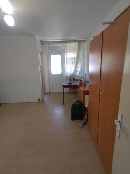 Garsonieră semidecomandată în Calea București