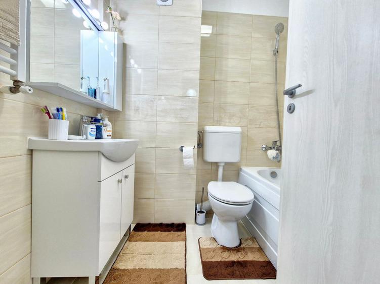 Apartament cu 2 camere decomandat în Berceni