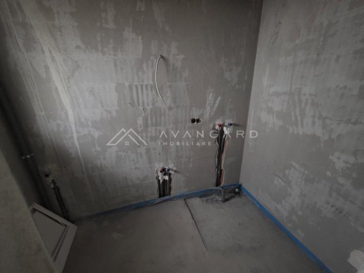 Duplex cu 4 camere cu Canalizare în Dâmbul Rotund