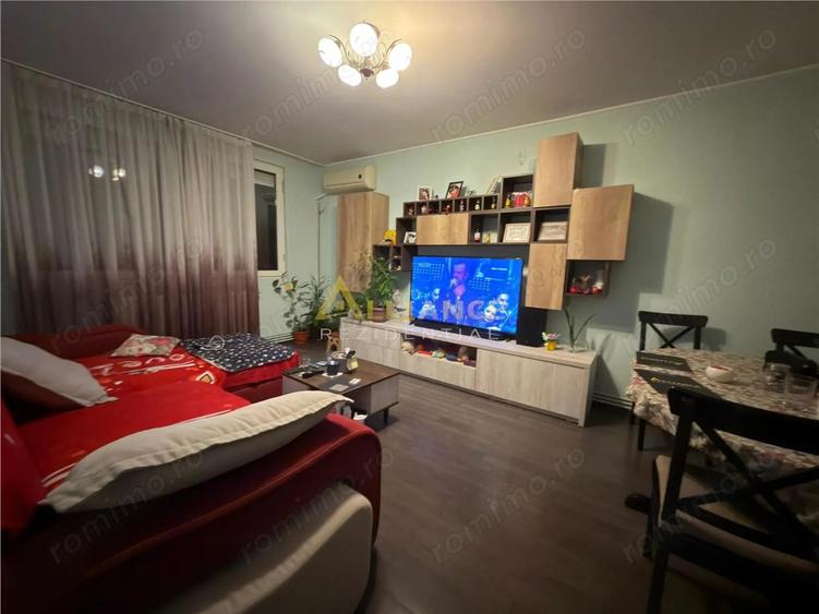Apartament cu 3 camere, mobilat în Brâncoveanu
