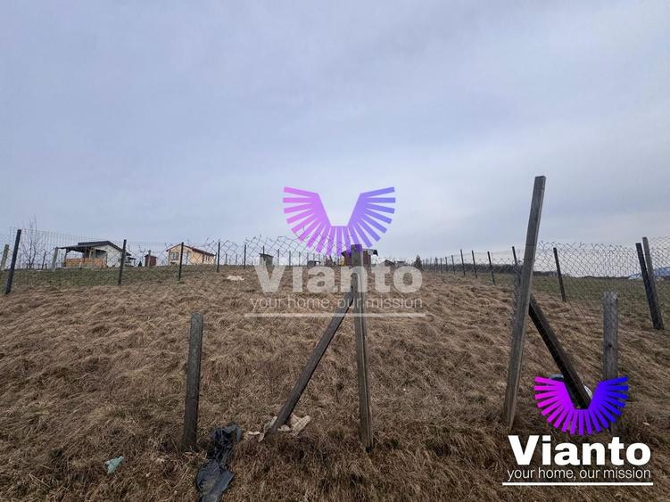 Teren Construcții intravilan de 650 mp, în Est