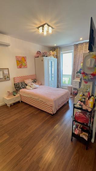 Duplex cu 5 camere cu Canalizare în Est