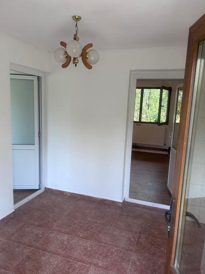 Casă cu 2 camere în Stâlpeni