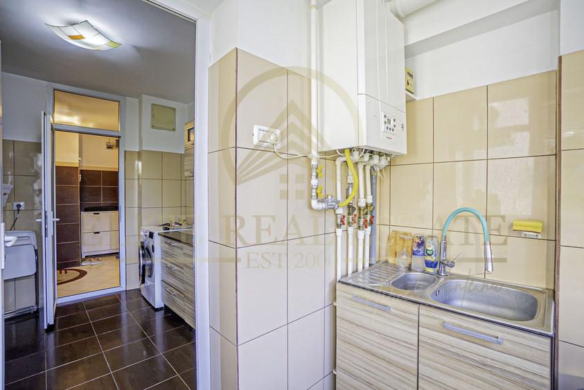Apartament cu 2 camere decomandat, mobilat în Poarta 6