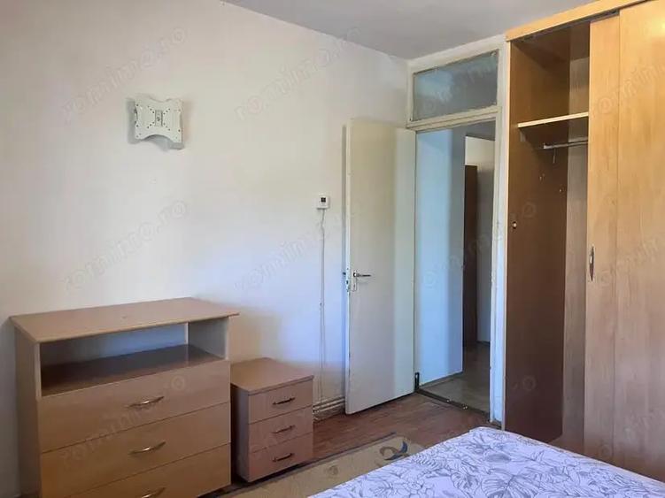 Apartament cu 2 camere decomandat în Liliacului