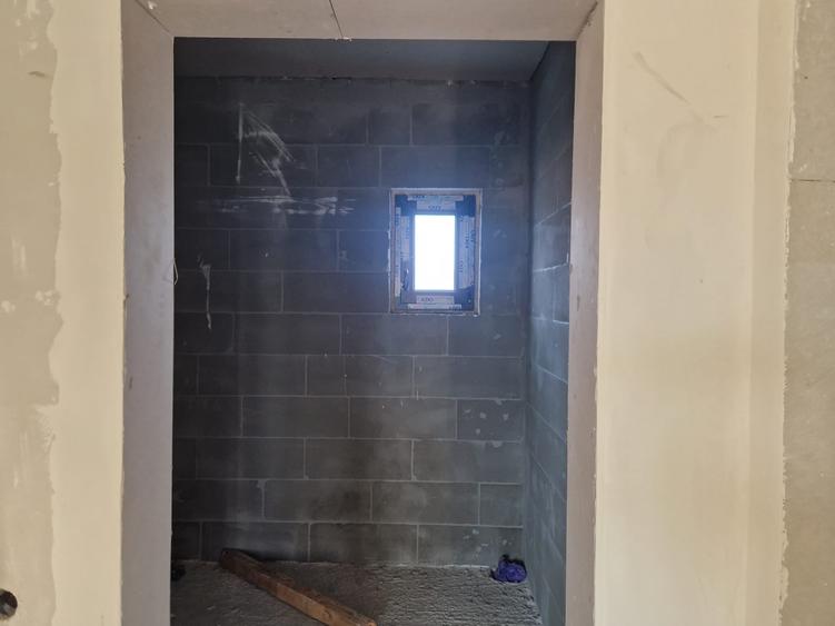 Duplex cu 4 camere cu Teren 180 Mp în Est