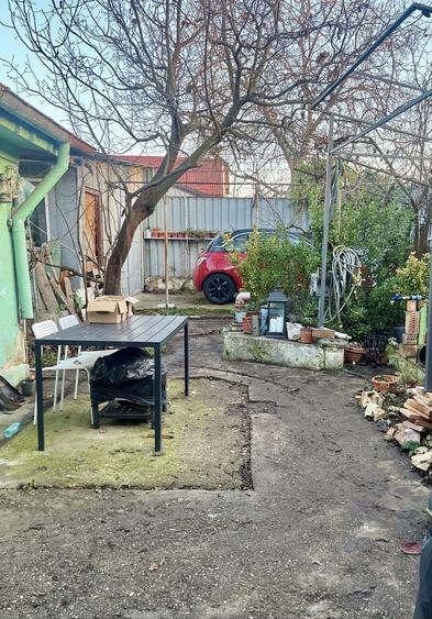 Casă cu 4 camere în Străulești